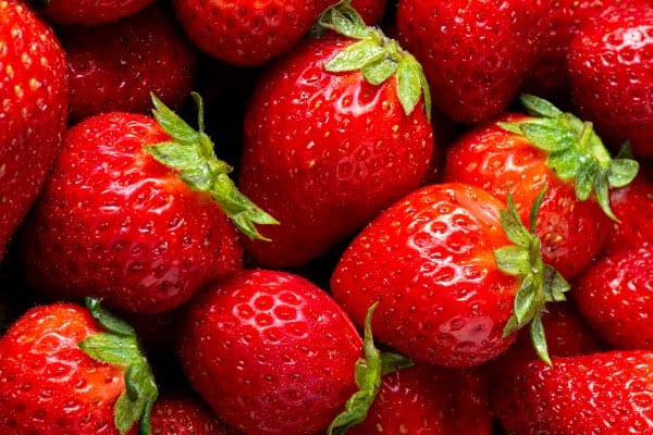 чем полезны ягоды земляники